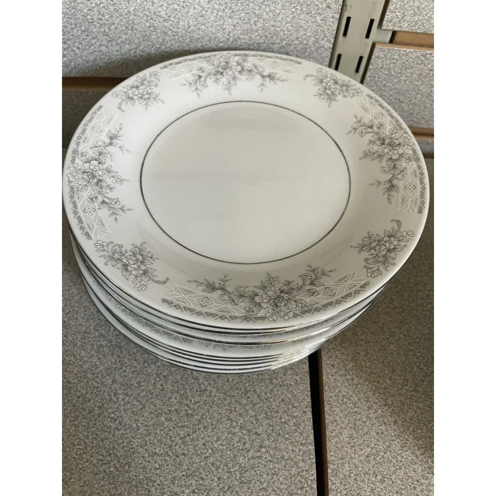 Beautiful Noritake Legendary‎ Sweet Leilani Fine China Set (43 pieces)  VINTAGE